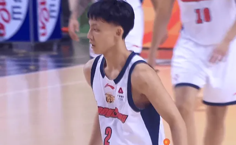 kaiyun-广东半场压制同曦！焦泊乔徐杰齐爆，三外崩盘，同曦无稳定得分点