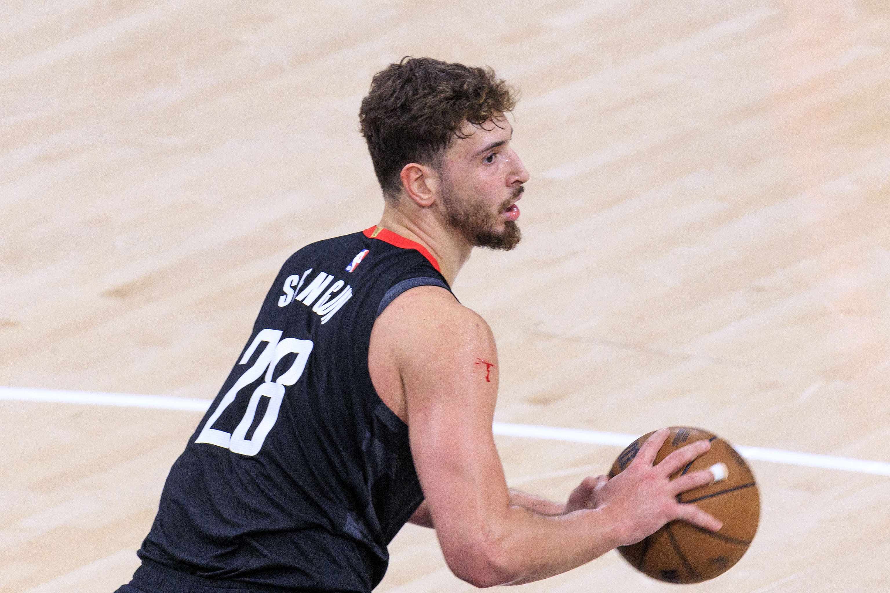 开云中国-正负值+19全场最高！申京18中10拿到23分7板11助 罚球4中3