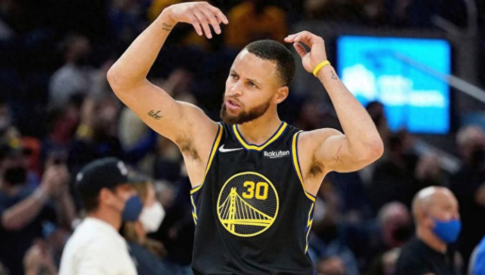 开云中国-28+8+3，全联盟都说交易亏了，但他逆天改命，准备签约|斯蒂芬·库里|克里斯塔普斯·波尔津吉斯|吉米·巴特勒|勇士|克里斯塔普斯-波尔津吉斯_新浪体育_新浪新闻