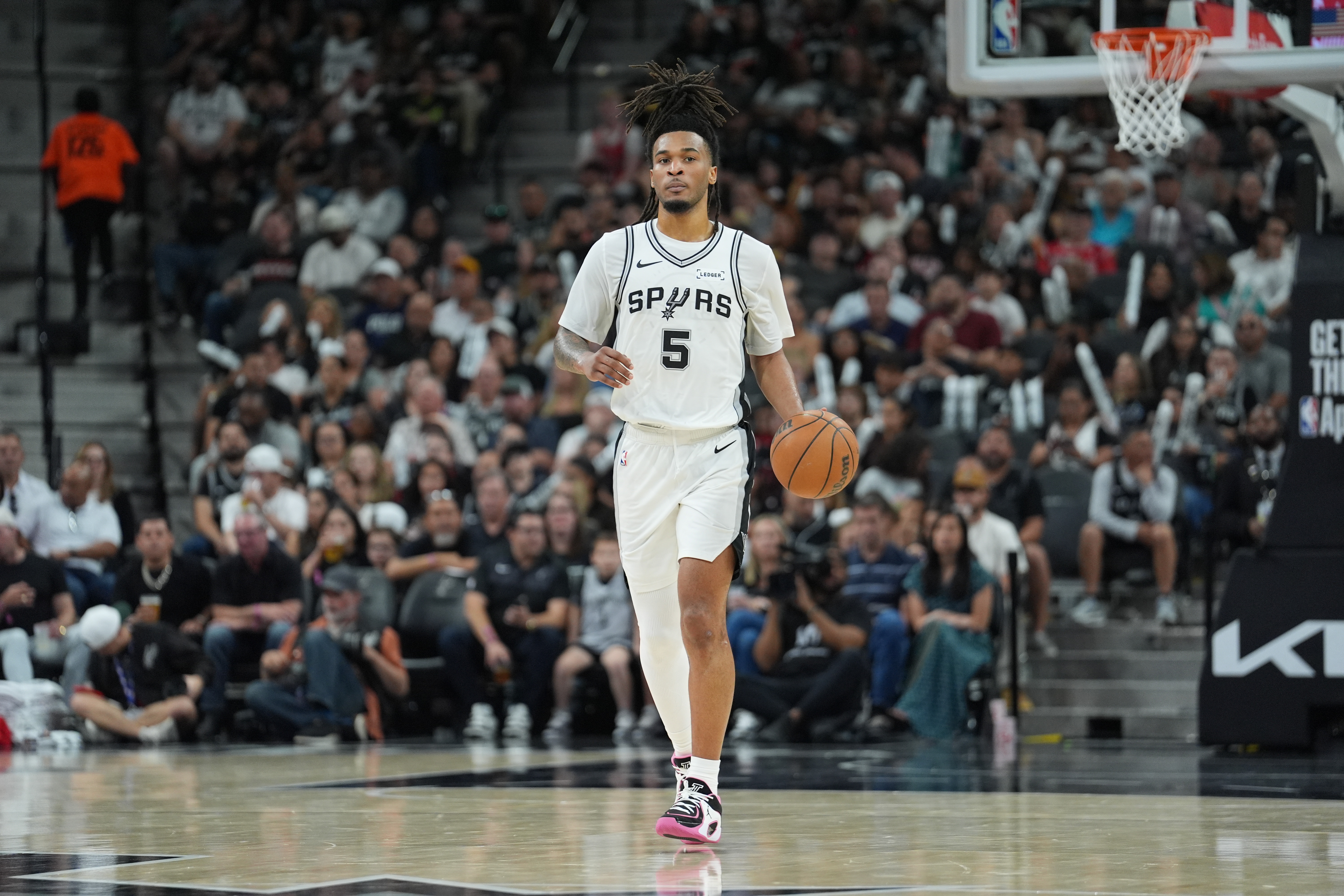 开云集团-米奇：卡斯尔今日可出战 文班&amp;科内特缺阵 普拉姆利首发